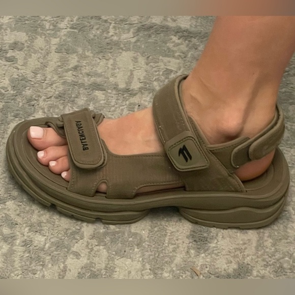 Balenciaga   Tourist Sandals - Picture 8 of 9